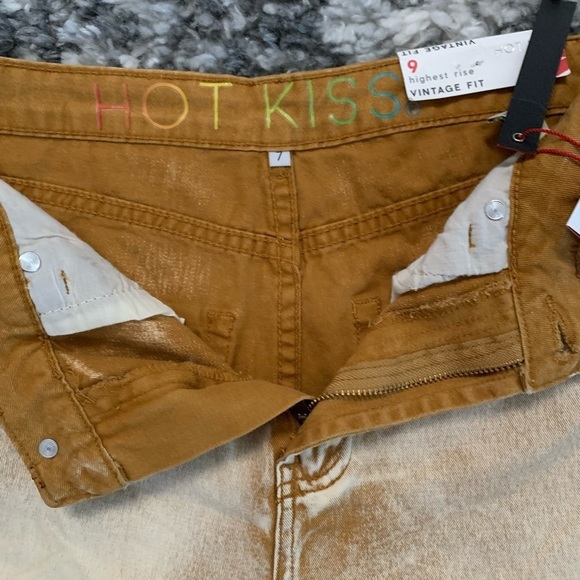 Hot Kiss Highest Rise Vintage Fit Tan Short size 9 - Picture 12 of 15
